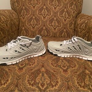 CROSSKIX Gray Athletic lace up water Shoes for Women